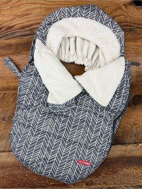 Skip Hop Gray Chevron Sherpa-Lined Stroller Footmuff